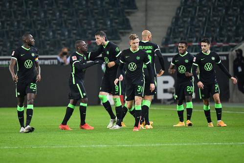 -欧超杯倒计时，门兴格拉德巴赫清晨绝杀压哨，细节引发关注，媒体盛赞，身体对抗强度拉满