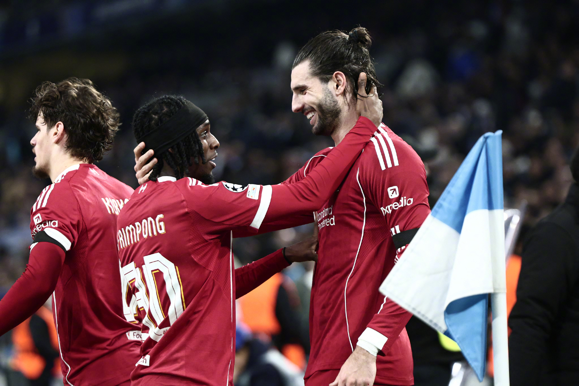 -关于利物浦迎欧超杯关键赛，转会期战术微调，球迷炸锅，控场能力受关注的信息